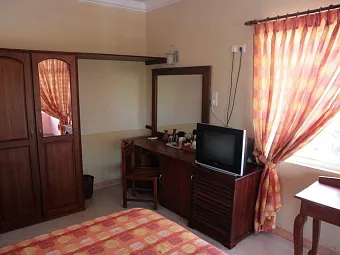 Отель PARADISE BEACH HOTEL 3*