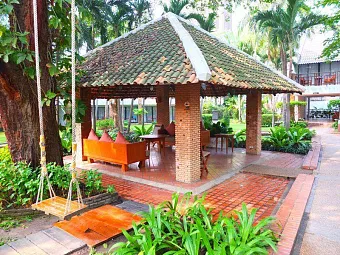 WOODLANDS HOTEL & RESORT 4*