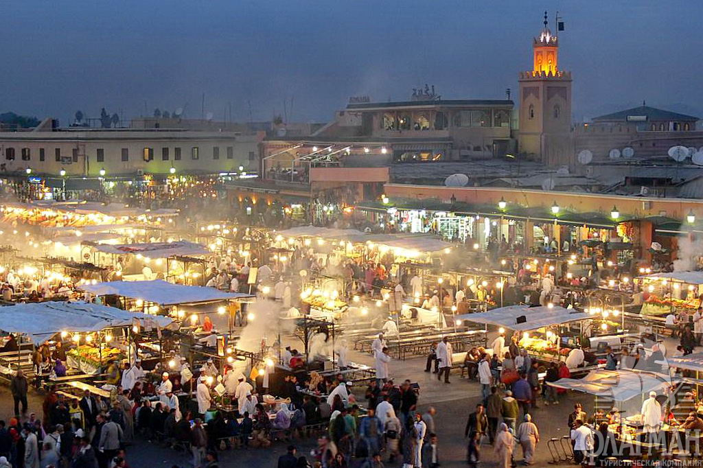Вечерний базар на площади Джема эль-Фна