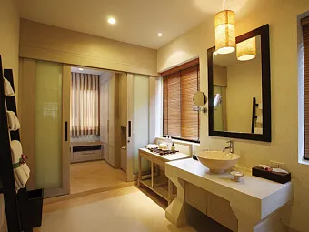 Отель MELATI BEACH RESORT & SPA 5 *