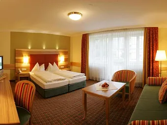 OESTERREICHISCHER HOF HOTEL 4* 