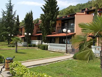Территория отеля VILLAS ELENITE 4*