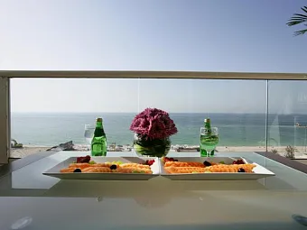 RAMADA BEACH HOTEL AJMAN 4*