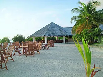 Beach Bar.