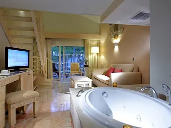 GRAND PALLADIUM PALACE RESORT SPA & CASINO 5*