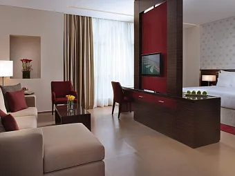 Отель COSMOPOLITAN HOTEL 4*