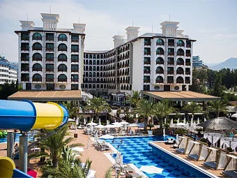   Отель QUATTRO BEACH RESORT & SPA 5*