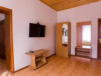 КОРОНА 3*