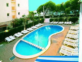 Бассейн отеля BLAUMAR COSTA BRAVA 3*