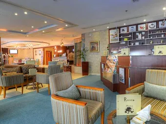 Отель GOLDEN TULIP AL BARSHA 4*