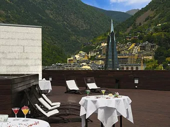 Отель GOLDEN TULIP ANDORRA FENIX HOTEL 4*
