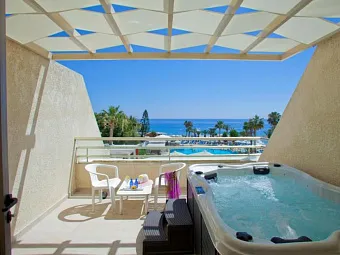 Отель GOLDEN COAST HOTEL 4*