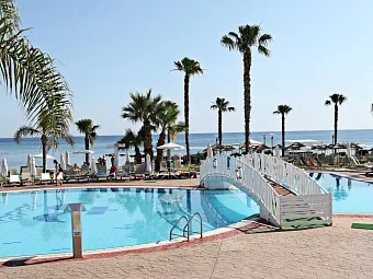  Отель MARLITA BEACH HOTEL APTS 4*