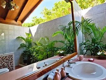 Отель REETHI BEACH RESORT 4*