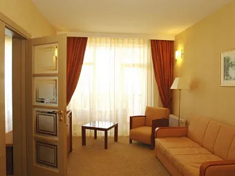Крым. Феодосия. Отель АЛЫЕ ПАРУСА 4*.