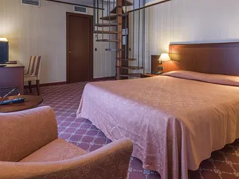 Отель CARLEMANY 4*