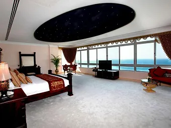 RAMADA BEACH HOTEL AJMAN 4*