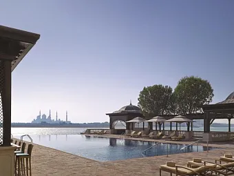 Отель SHANGRI-LA HOTEL QARYAT AL BERI 5*