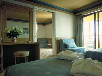  Интерьер номера в ALDEMAR AMILIA MARE 5*