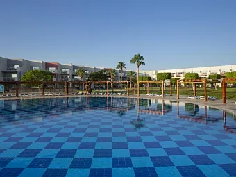 Отель SUNRISE GRAND SELECT CRYSTAL BAY 5*