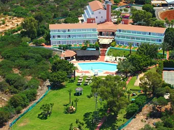 Отель ADELAIS BAY HOTEL 3*