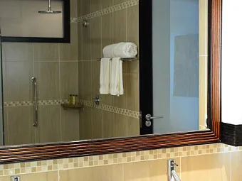 Отель DOUBLE TREE BY HILTON SEYCHELLES ALLAMANDA RESORT & SPA 4*
