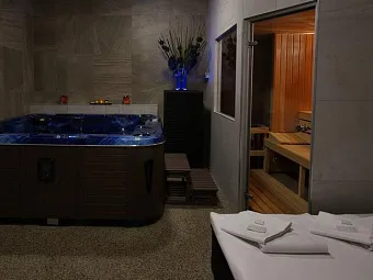 Отель ADEBA 3*