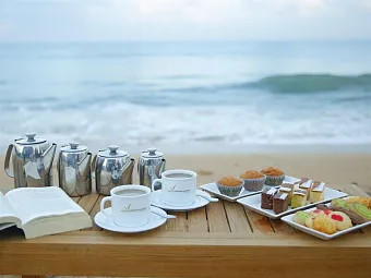 Отель PANDANUS BEACH RESORT & SPA 4*
