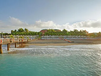 Пляж в отеле DELPHIN DELUXE RESORT 5*