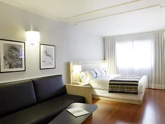 Отель HOLIDAY INN ANDORRA LA VELLA 5*
