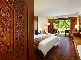 NUSA DUA BEACH HOTEL & SPA 5*