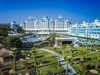 Отель RUBI PLATINUM SPA RESORT & SUITE 5*