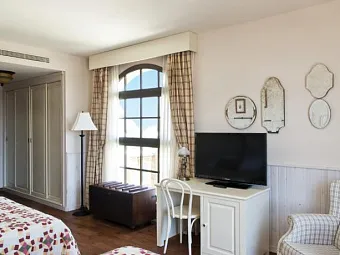 Отель PORTAVENTURA HOTEL GOLD RIVER 4*