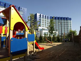 Россия. Крым. Севастополь. Курортный комплекс АКВАМАРИН 5*. Детская площадка.