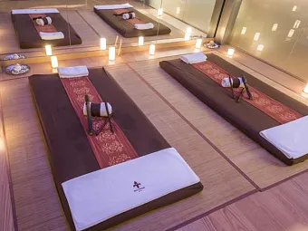 Отель CARLEMANY 4*