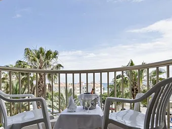 Отель BEST CAMBRILS 4*