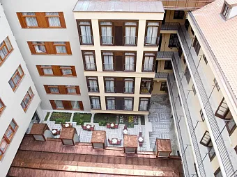 Отель MAJESTIC PLAZA 4*