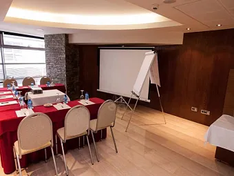 Отель CENTRIC ATIRAM 4*